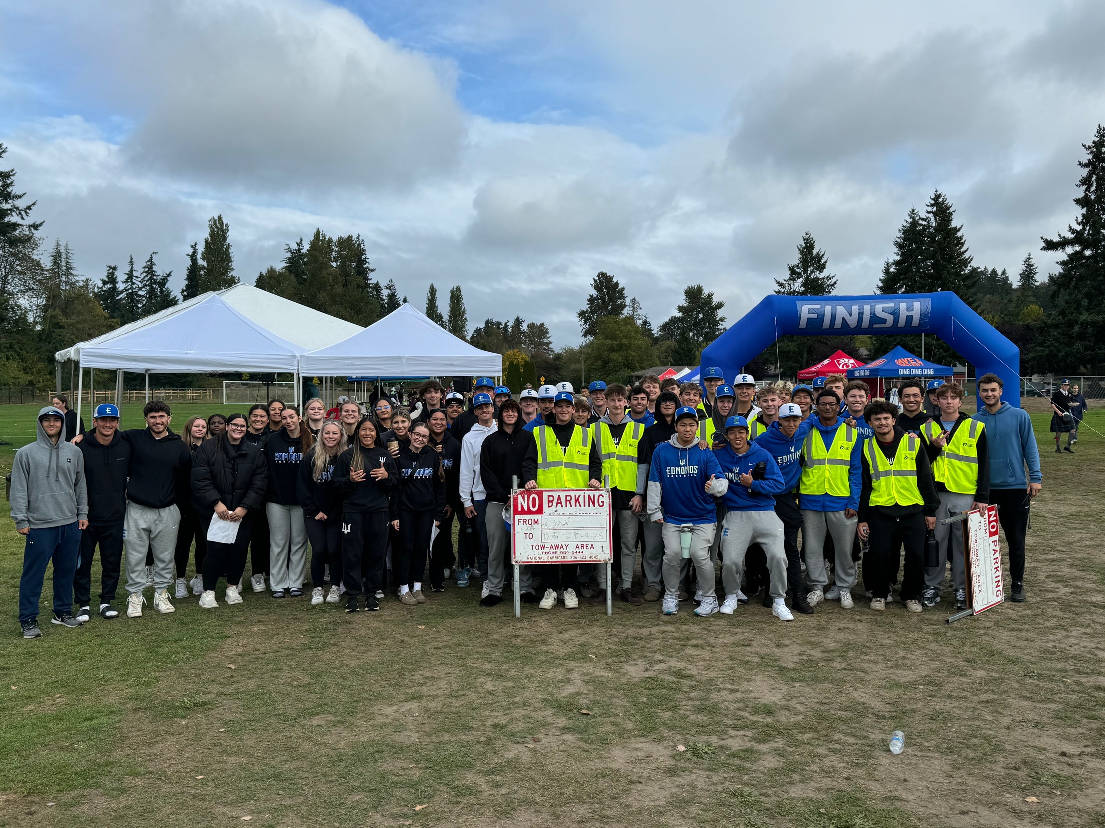 Edmonds Baseball & Softball Volunteer for Edmonds School District Foundation